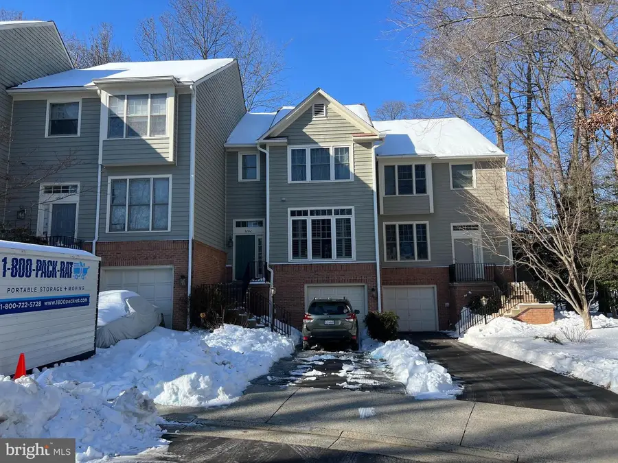 1202 Weatherstone Ct, Reston, VA 20194 - Image #2