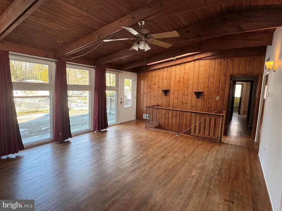 7527 Friar Tuck Ct, Falls Church, VA 22042 - Image #2