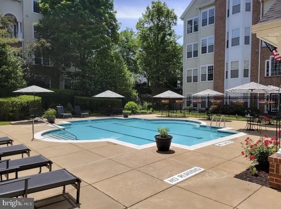 4132 Fountainside Ln #204, Fairfax, VA 22030 - #3