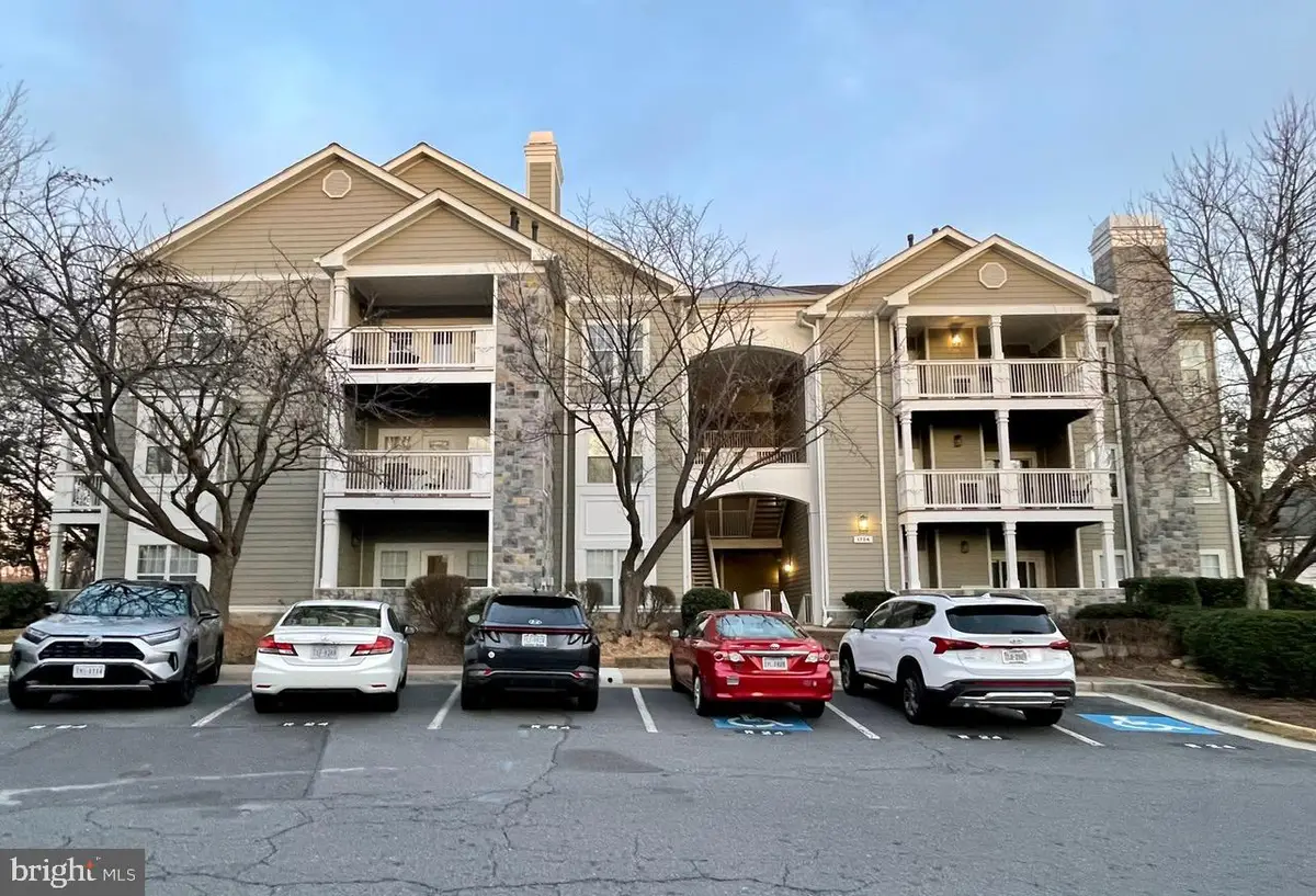 1724 Lake Shore Crest Dr #25, Reston, VA 20190 - Image #1