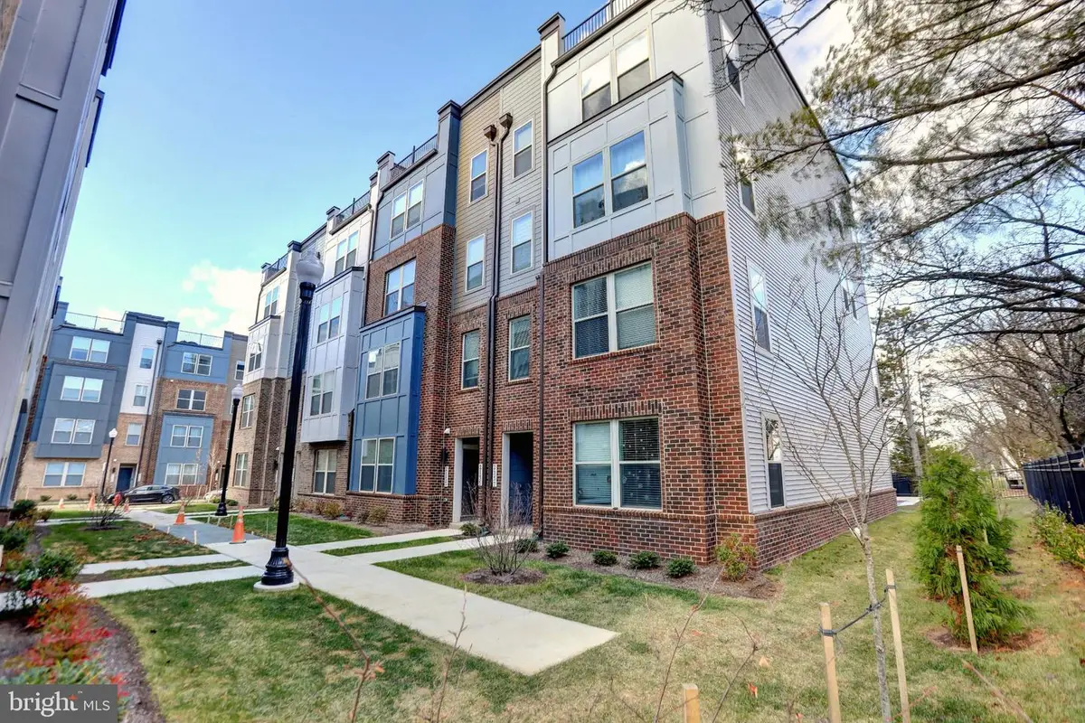 2135 Glacier Rd #90, Herndon, VA 20170 - #1