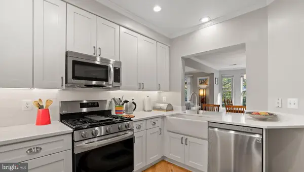 1851 Stratford Park Pl #204, RESTON, VA 20190