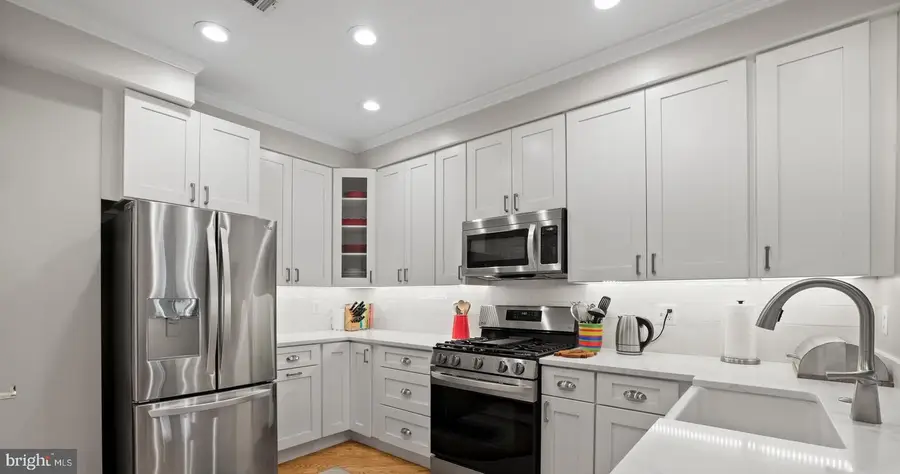 1851 Stratford Park Pl #204, Reston, VA 20190 - Image #2