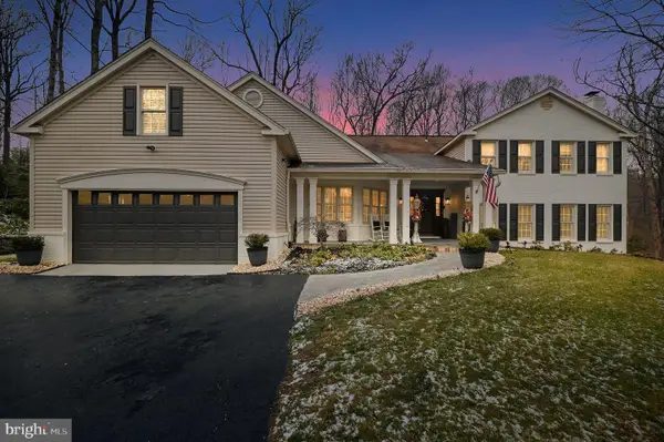 11728 Stuart Mill Rd, OAKTON, VA 22124