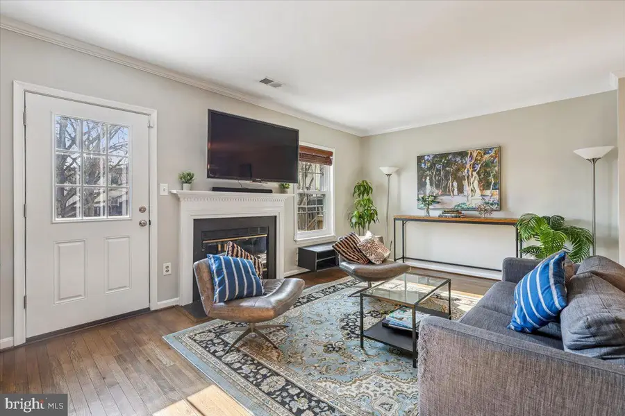 6047 Knights Ridge Way, Alexandria, VA 22310 - Image #2