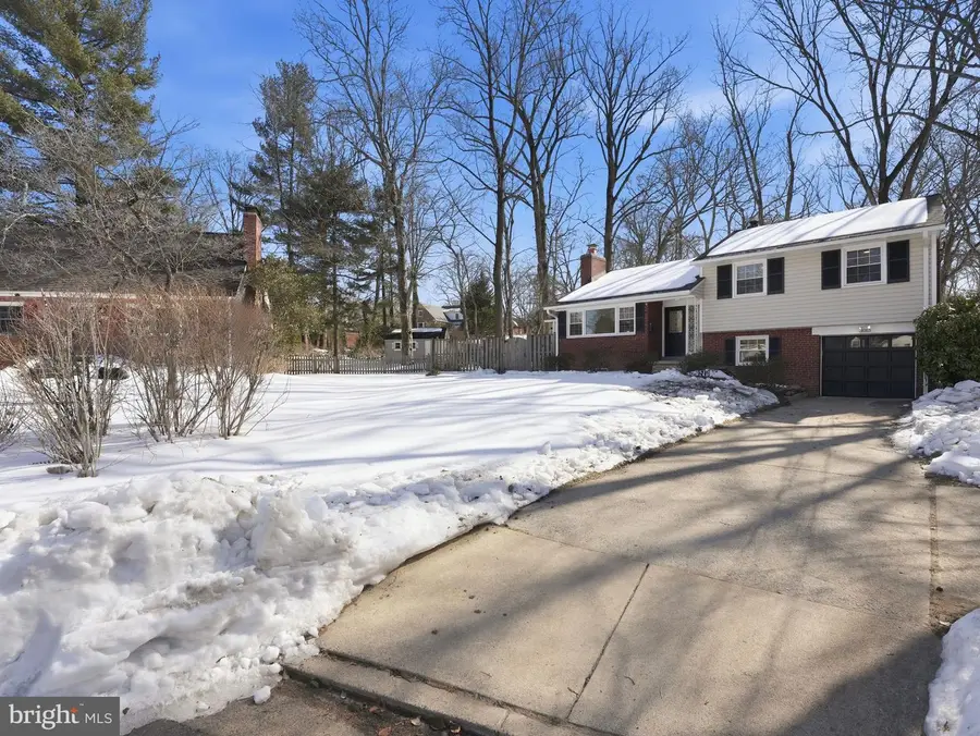 3015 Crane Dr, Falls Church, VA 22042 - #3