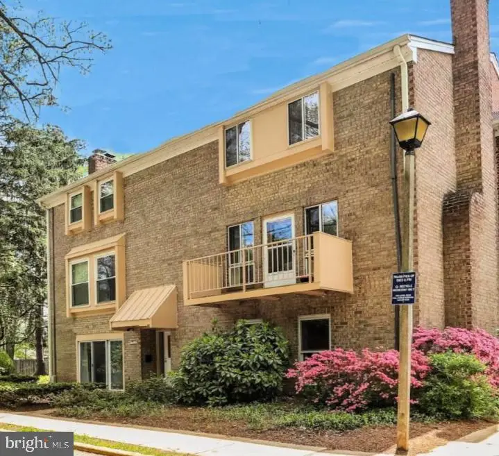 3769 Persimmon Cir, Fairfax, VA 22031 - #1