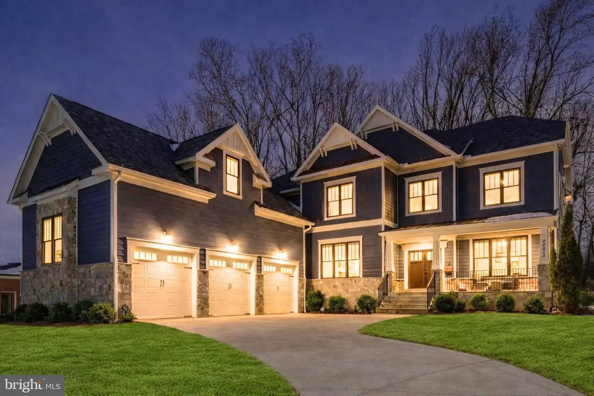 9222 Brian Dr, Vienna, VA 22180 - #1