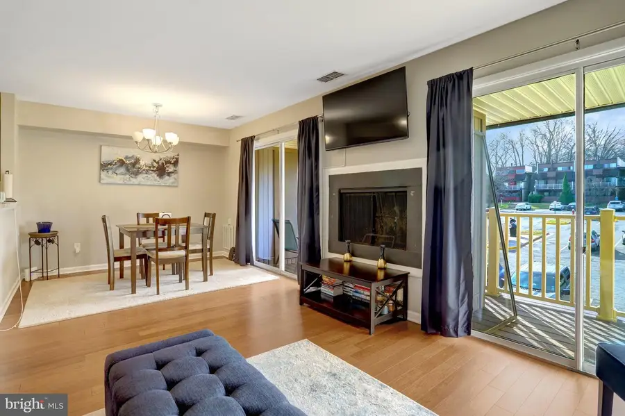 3940 Woodhue Pl #18, Alexandria, VA 22309 - #3