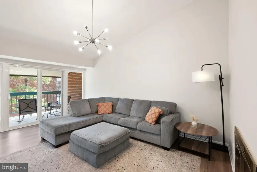 11812 Breton Ct #21d, Reston, VA 20191 - #3