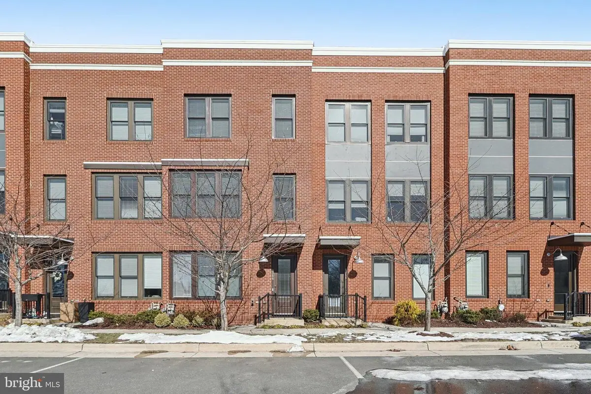 8386 Guard Tower Rd, Lorton, VA 22079 - #1