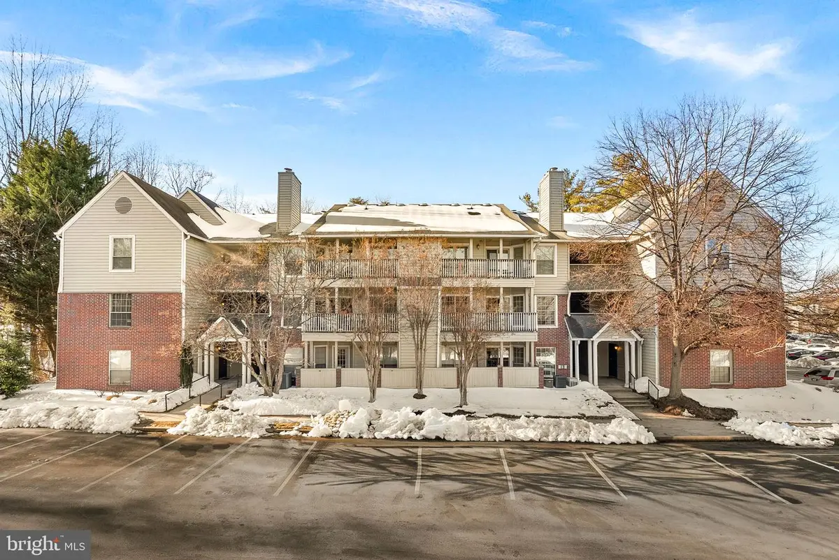 3916 Penderview Dr #428, Fairfax, VA 22033 - #1