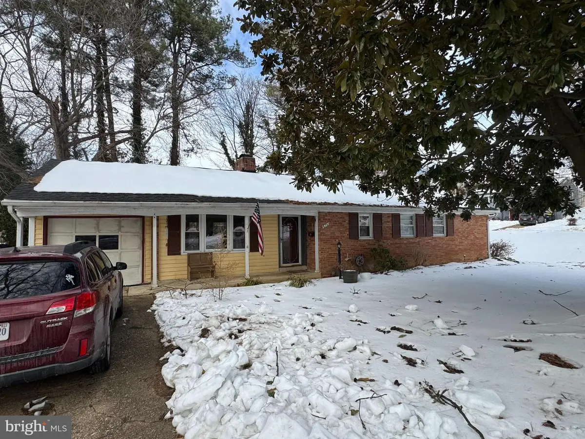 6701 Bracken Ct, Springfield, VA 22152 - #1