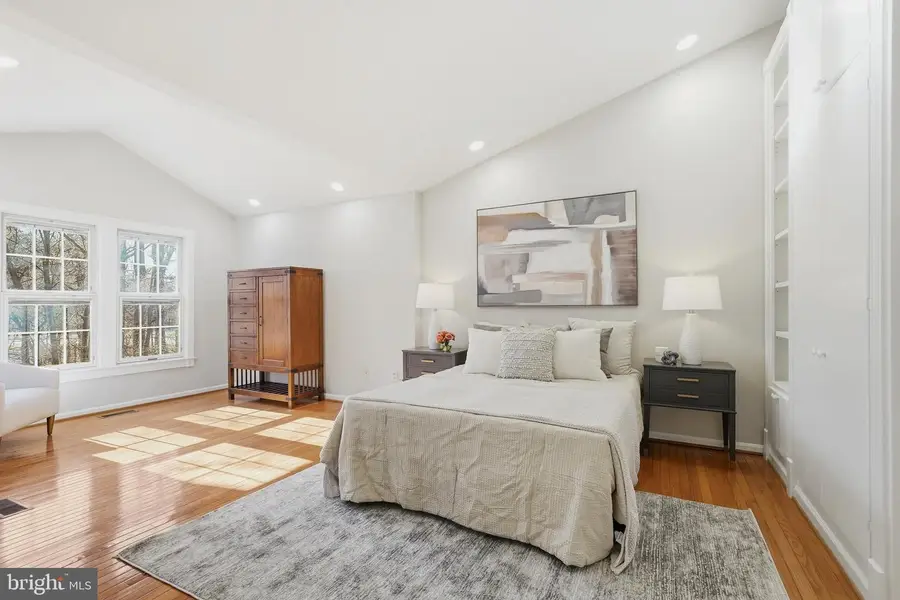 1472 Park Garden Ln, Reston, VA 20194 - #3