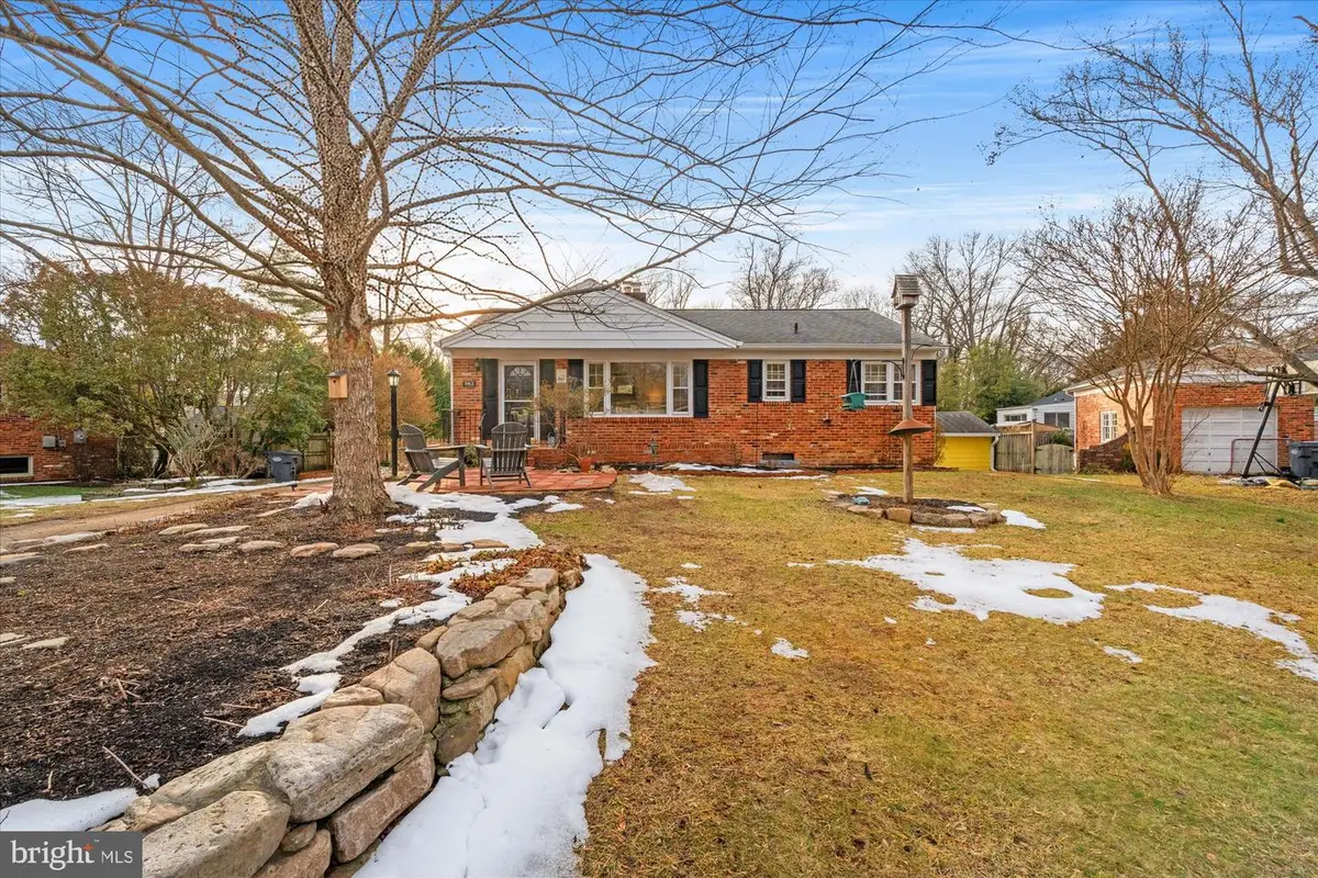 7912 Bainbridge Rd, Alexandria, VA 22308 - #1