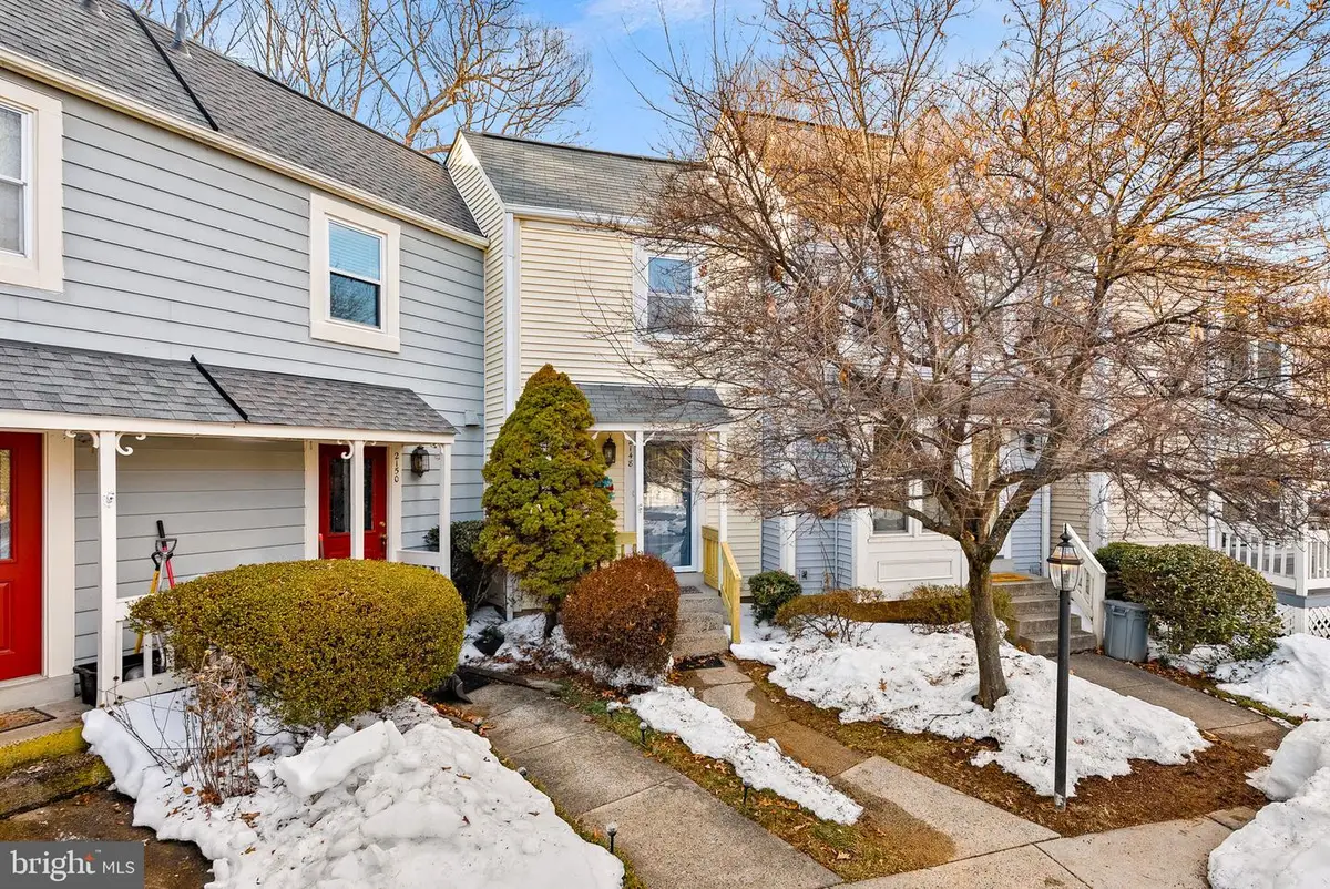 2148 Whisperwood Glen Ln, Reston, VA 20191 - #1