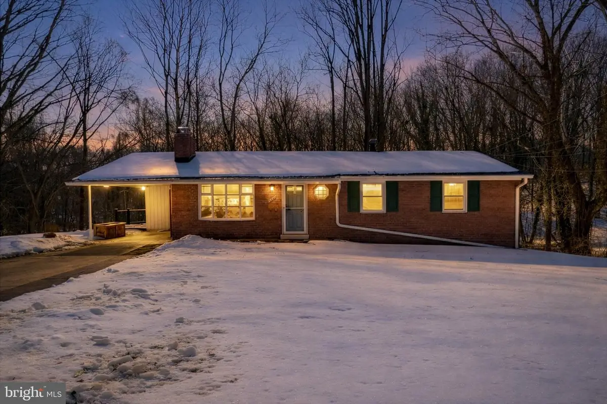 5236 Ampthill Dr, Alexandria, VA 22312 - #1