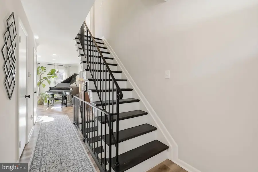 8309 Highcliffe Ct, Annandale, VA 22003 - #3