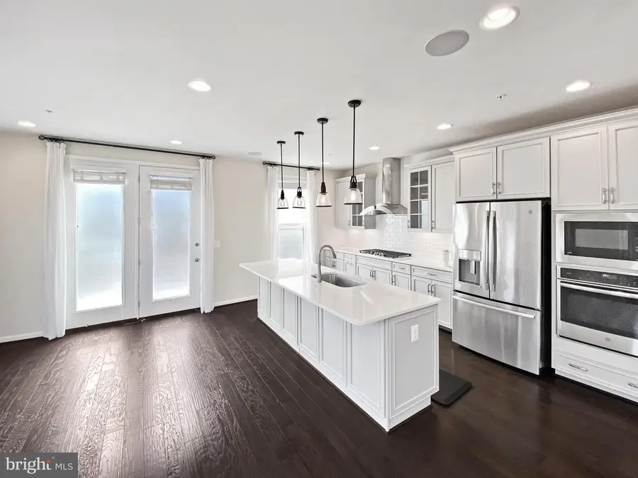 4967 Lakeside Xing, Chantilly, VA 20151 - #2