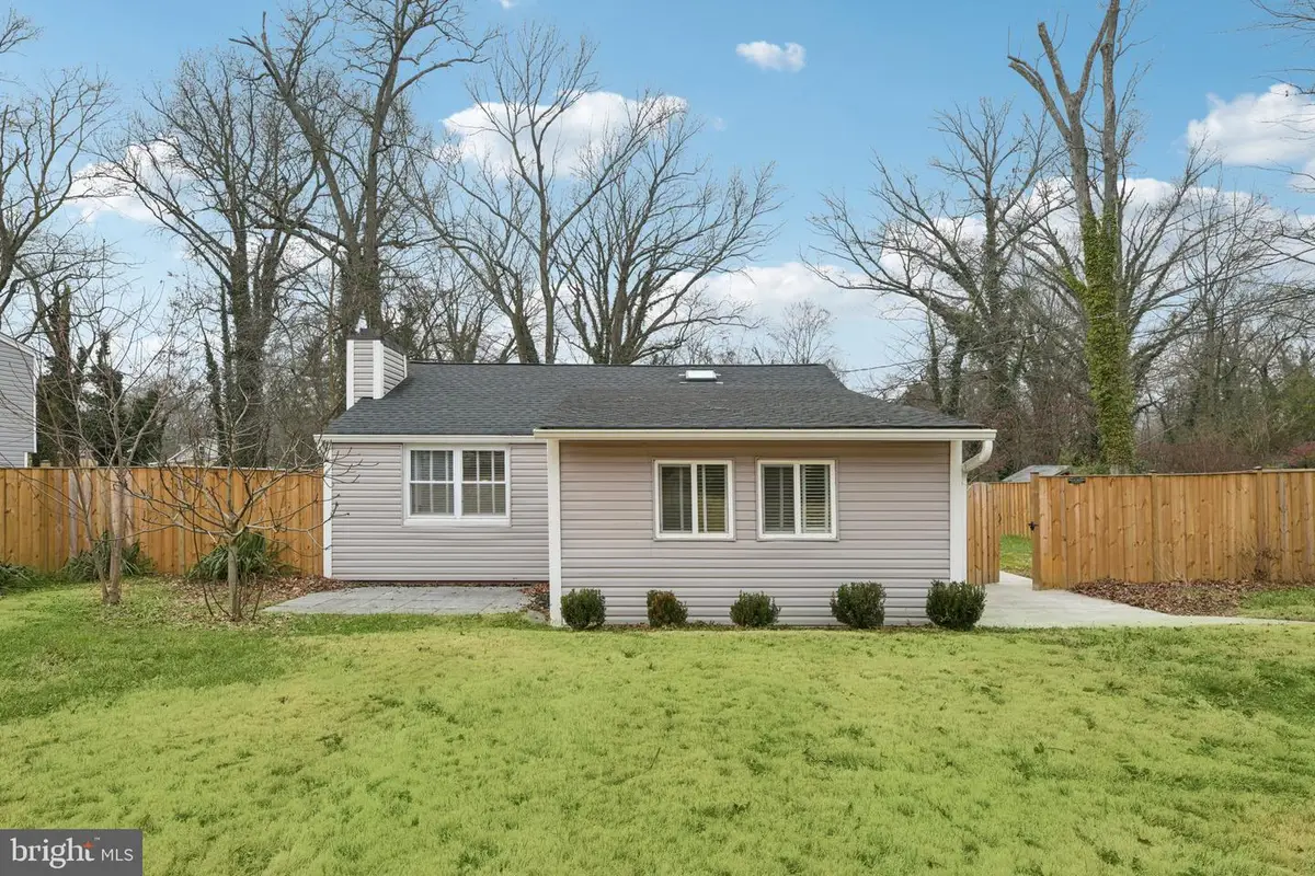 8422 Woodlawn St, Alexandria, VA 22309 - #1