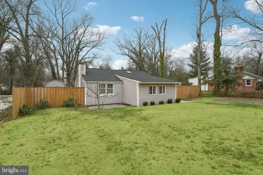 8422 Woodlawn St, Alexandria, VA 22309 - #2