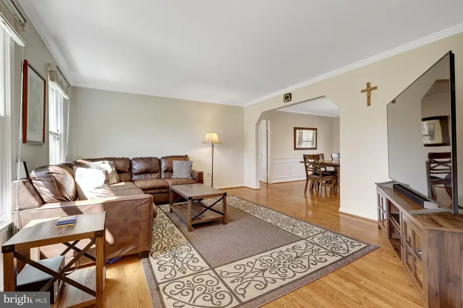 977 Redberry Ct, Great Falls, VA 22066 - #3