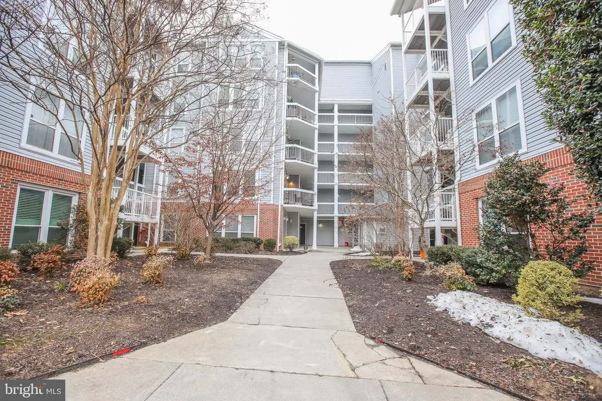 3176 Summit Square Dr #4-a2, Oakton, VA 22124 - #1