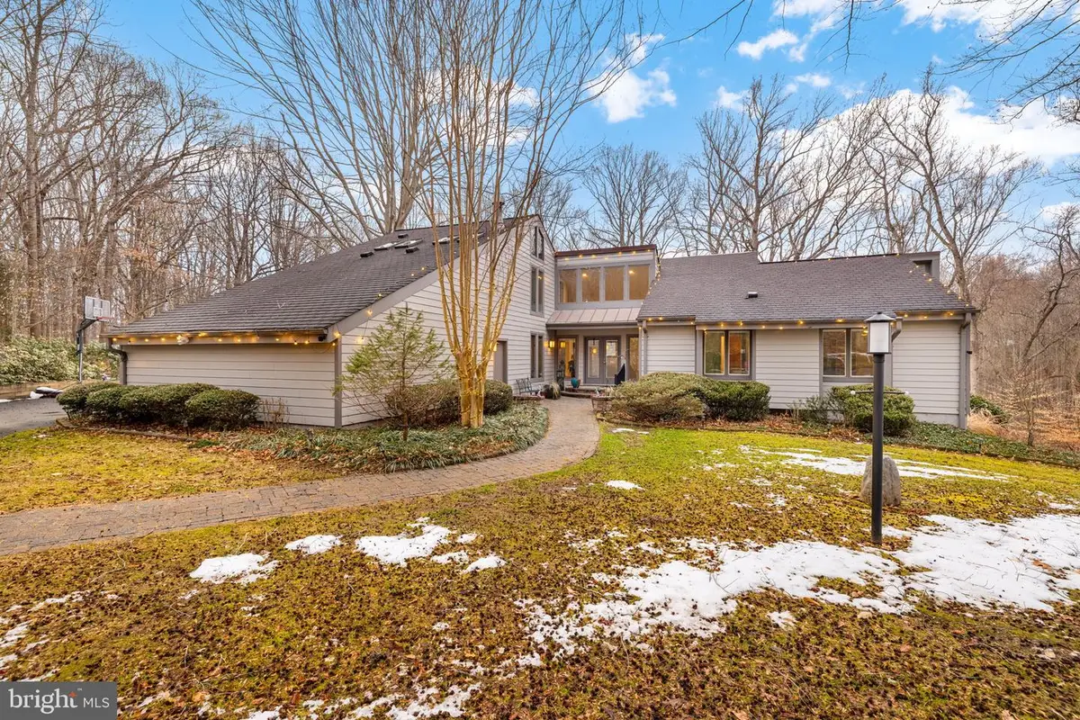 5500 Beech Ridge Dr, Fairfax, VA 22030 - #1