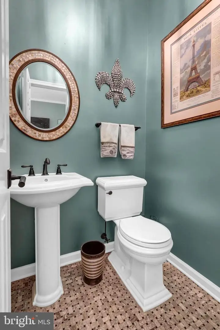 5922 Munson Ct, Falls Church, VA 22041 - #2