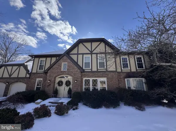 8661 Chase Glen Cir, FAIRFAX STATION, VA 22039