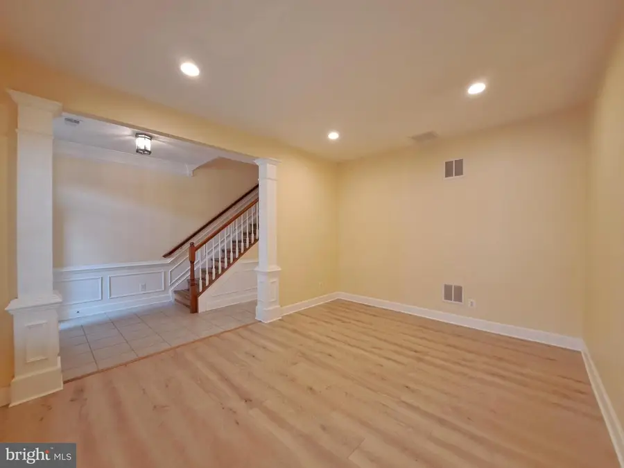 2481 Walnut Rocker Ln, Herndon, VA 20171 - #3