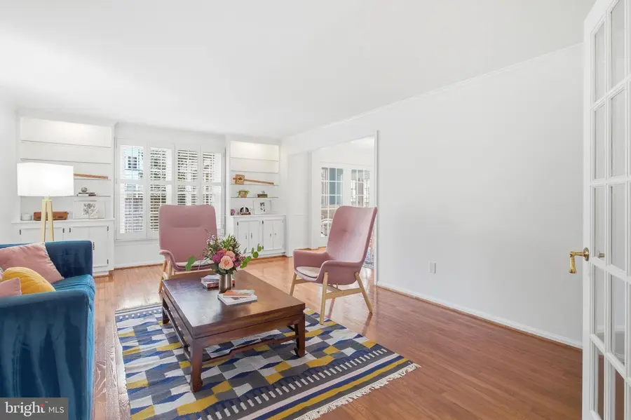 9805 Doulton Ct, Fairfax, VA 22032 - #3