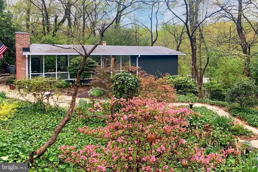 1812 Drury Ln, Alexandria, VA 22307 - #2