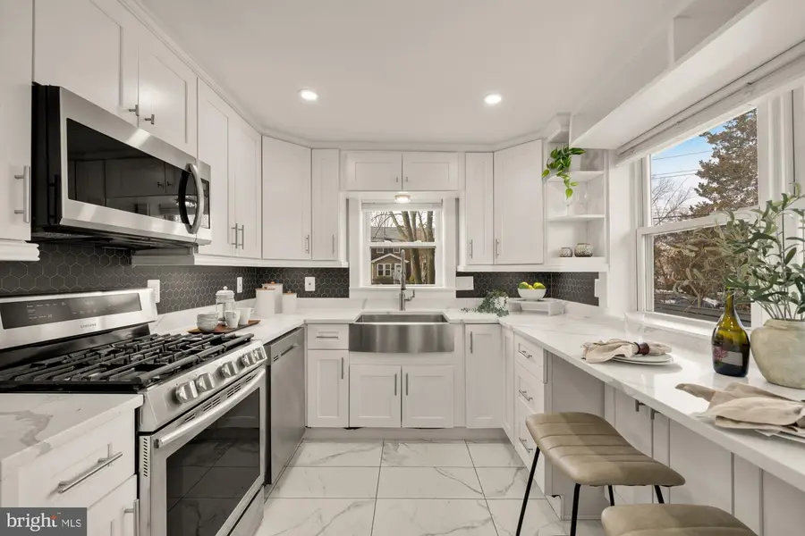 2712 Fort Dr, Alexandria, VA 22303 - #3