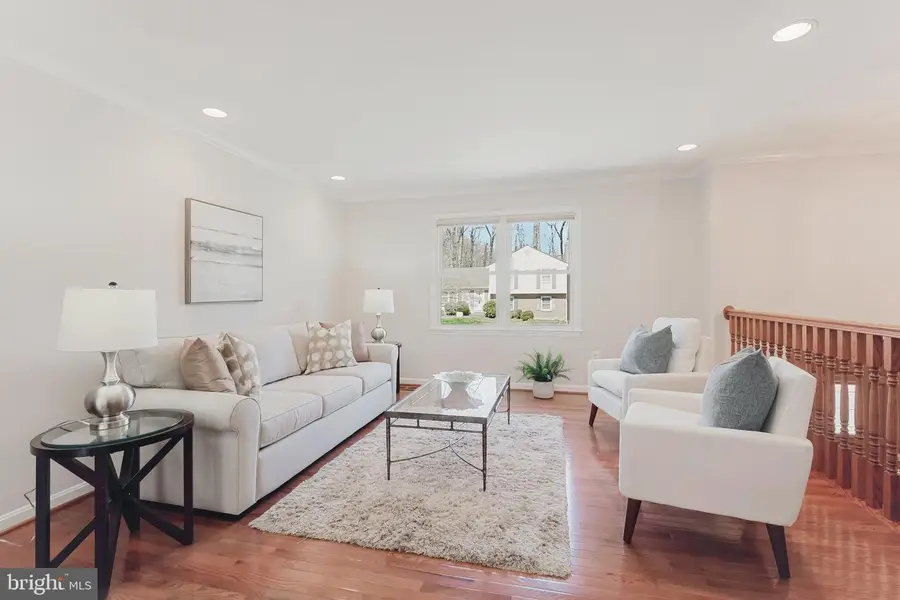 4319 Farm House Ln, Fairfax, VA 22032 - #3