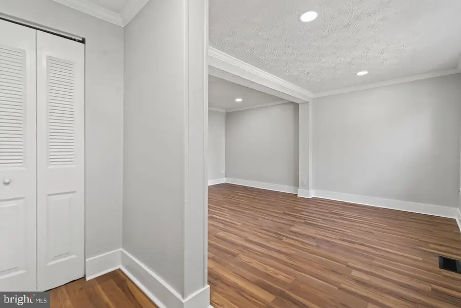 8336 Claremont Woods Dr, Alexandria, VA 22309 - #3