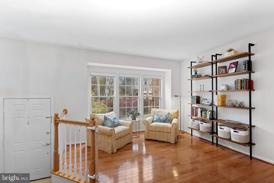 1396 Park Garden Ln, Reston, VA 20194 - #3