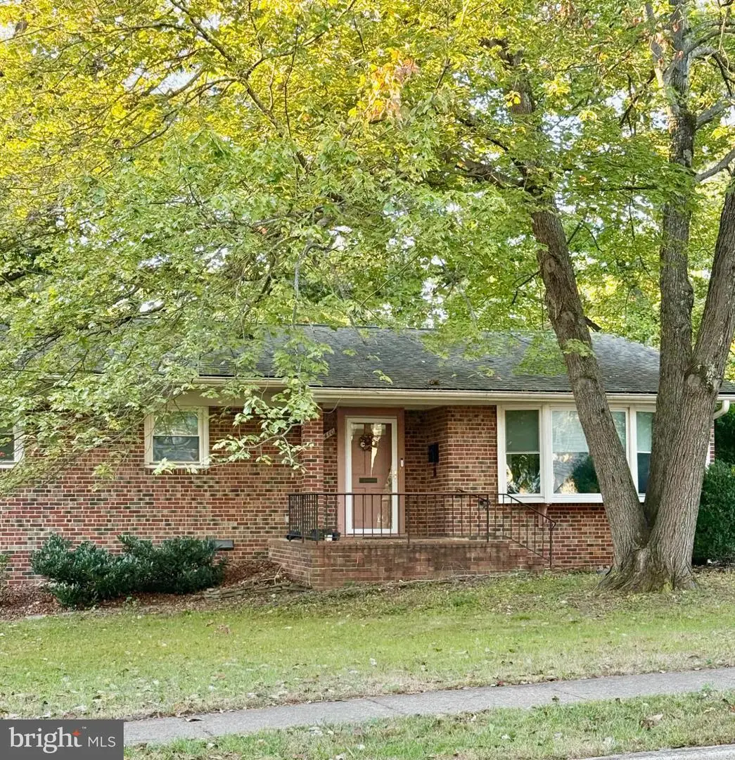 2410 Drexel St, Vienna, VA 22180 - #1