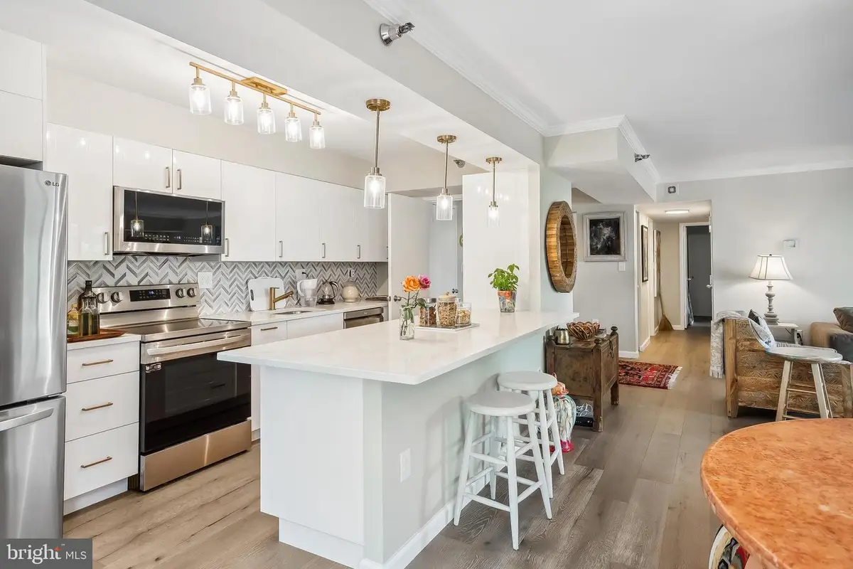 1808 Old Meadow Rd #906, McLean, VA 22102 - #1