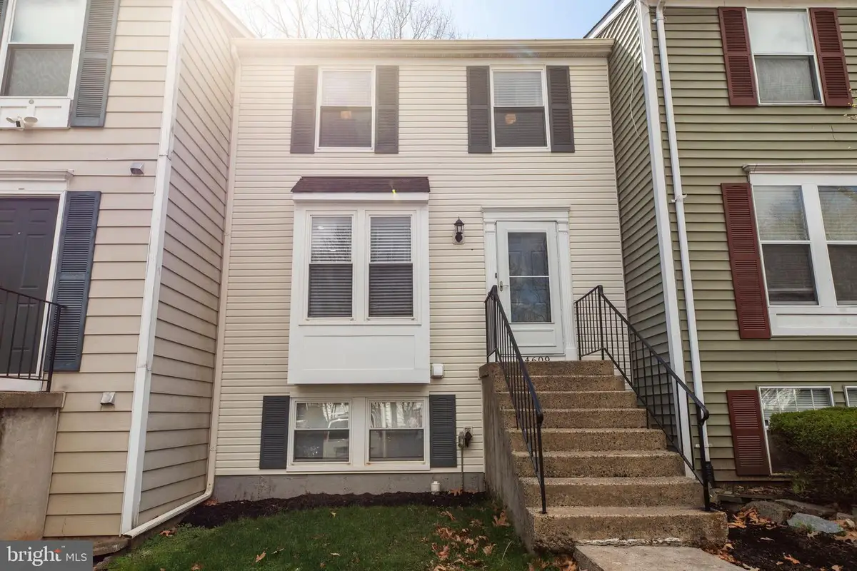 14609 Olde Kent Rd, Centreville, VA 20120 - #1