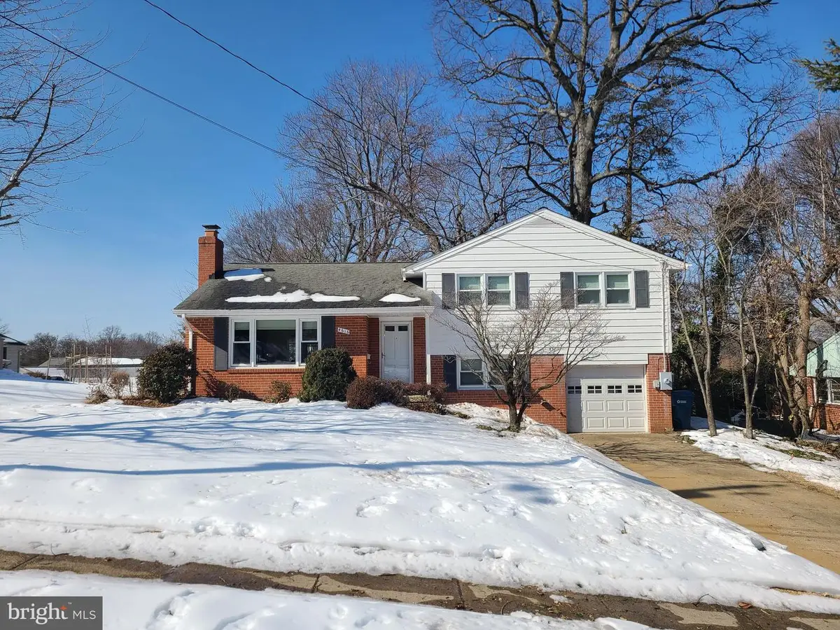 4616 Exeter St, Annandale, VA 22003 - #1