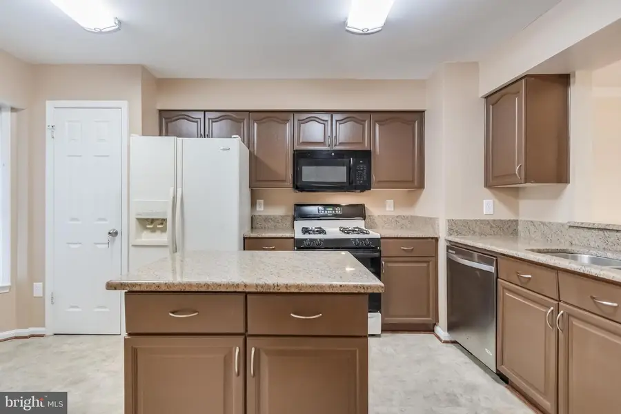 8735 Stone Hill Pl, Springfield, VA 22153 - #2