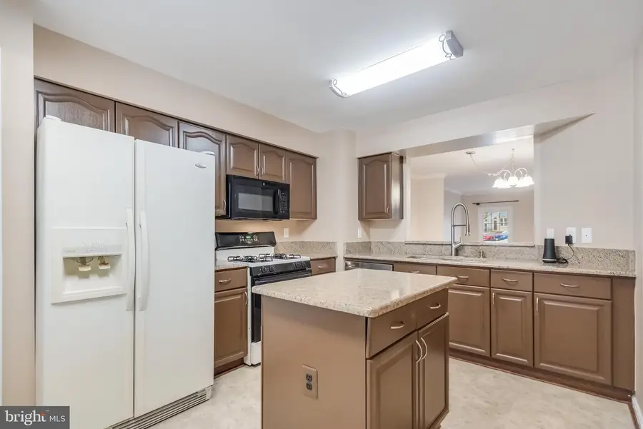 8735 Stone Hill Pl, Springfield, VA 22153 - #3