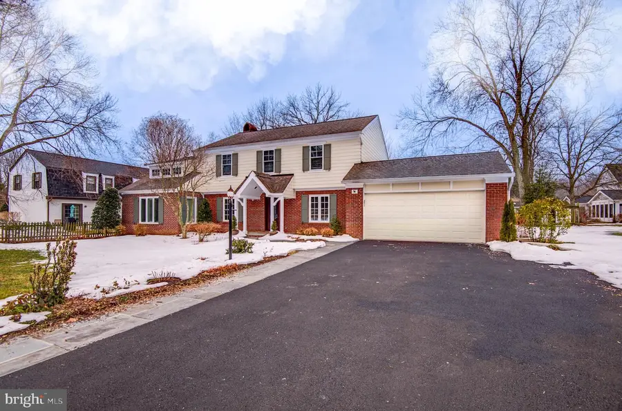 8017 Iliff Dr, Dunn Loring, VA 22027 - #3