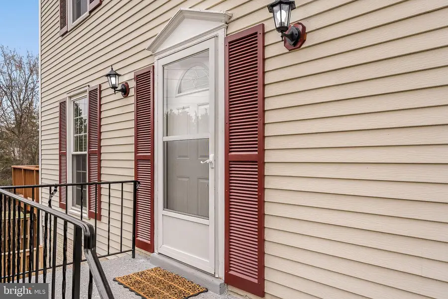 3711 Foxfield Ln, Fairfax, VA 22033 - #3