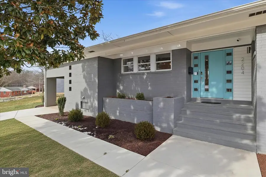 2204 Shiver Dr, Alexandria, VA 22307 - #2