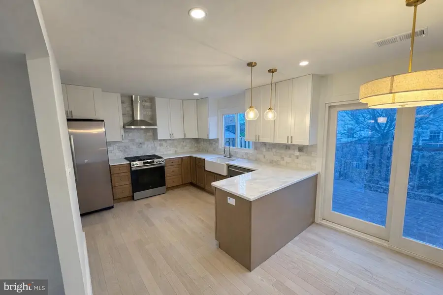 9532 Burdett Rd, Burke, VA 22015 - #3