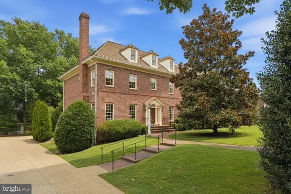 9874 Palace Green Way, VIENNA, VA 22181