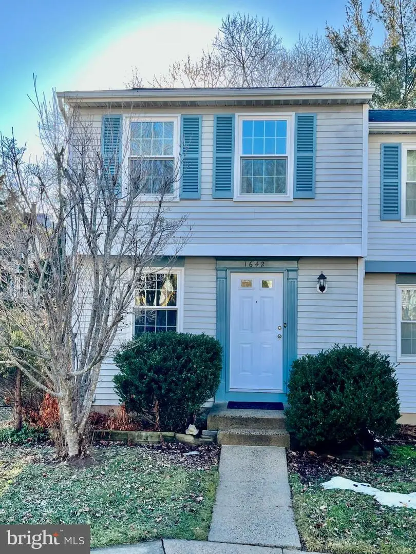 1642 Harvest Green Ct, Reston, VA 20194 - #1