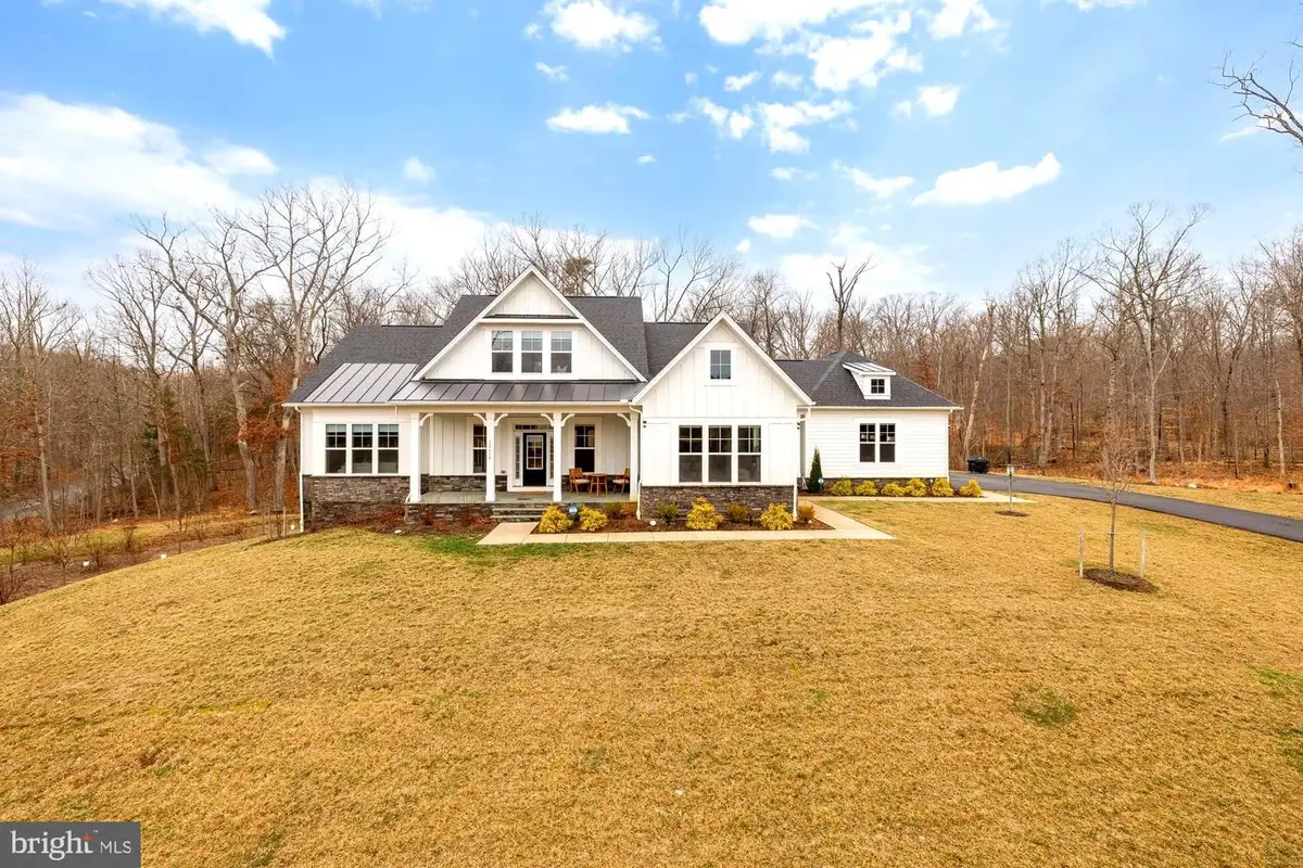 12650 Popes Head Rd, Clifton, VA 20124 - #1